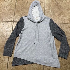 🎄Style&Co Hooded Pullover🎄